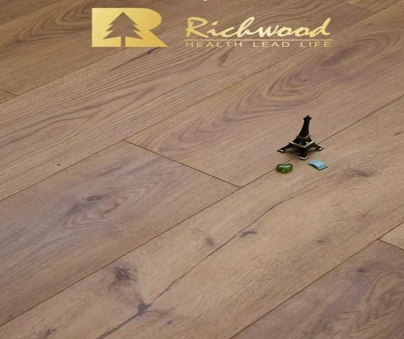 laminate flooring thickness